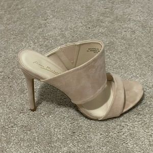 Anne Michelle Double Strap Heels Size 8 Nude